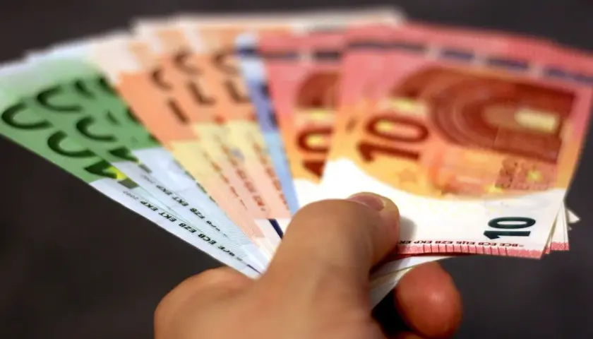 Jak bezpiecznie zrezygnować z planu inwestycyjnego AXA ze składką regularną
