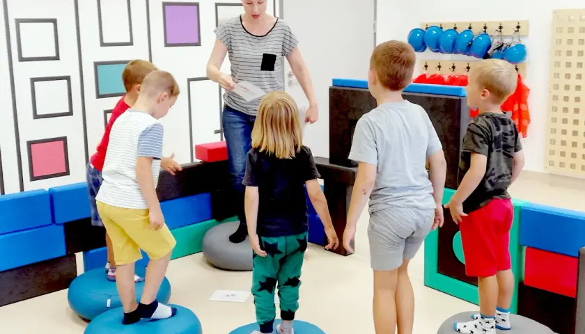 Scenariusz Dnia Żaby dla nauczycieli: gotowy plan ciekawych zajęć